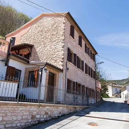 Casa de Férias Villetta Borgo Antico A Nel Monte Catria By Yohome