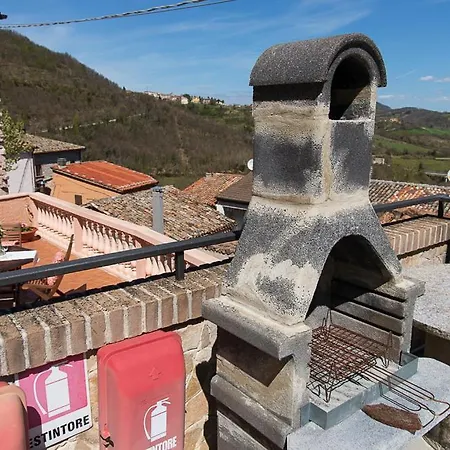 Casa de Férias Villetta Borgo Antico A Nel Monte Catria By Yohome