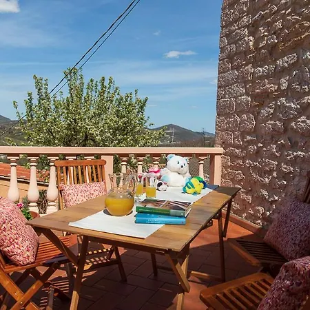 Villetta Borgo Antico A Nel Monte Catria By Yohome Casa de Férias Serra SantʼAbbondio