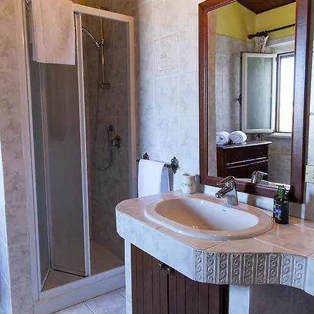 Casa de Férias Villetta Borgo Antico A Nel Monte Catria By Yohome *